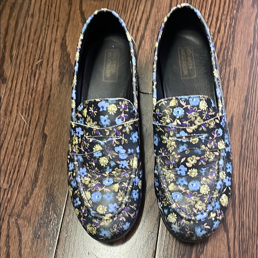 Floral Patterned Loafers
